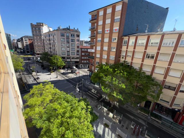 VENTA: Amplio piso en el centro de Ponferrada. photo 0