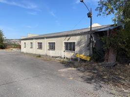 NAVE CON PARCELA EN PONFERRADA photo 0