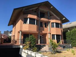 Chalet independiente en Aldama con piscina photo 0