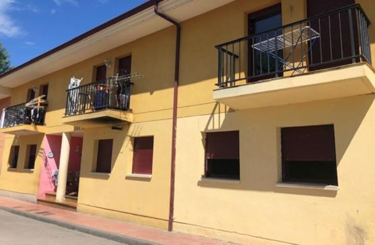 Casa En venta en Northern Spain, Cacabelos photo 0