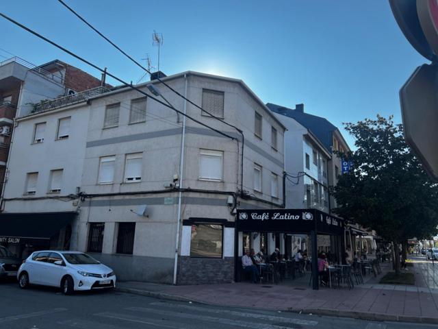 'EDIFICIO' Local + 2 pisos + solar photo 0