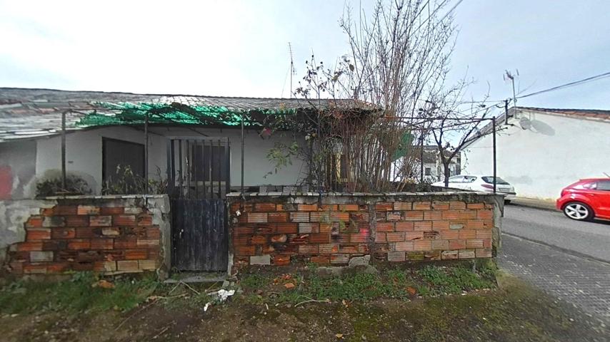 CASA PARA REFORMAR CON PATIO EN ONAMIO- MOLINASECA photo 0