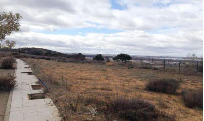 Terreno urbano en venta en urb Campo de Tiro Valdelafuente. photo 0