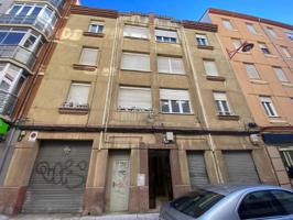 PISO EN ZONA SAN CLAUDIO- LEON photo 0