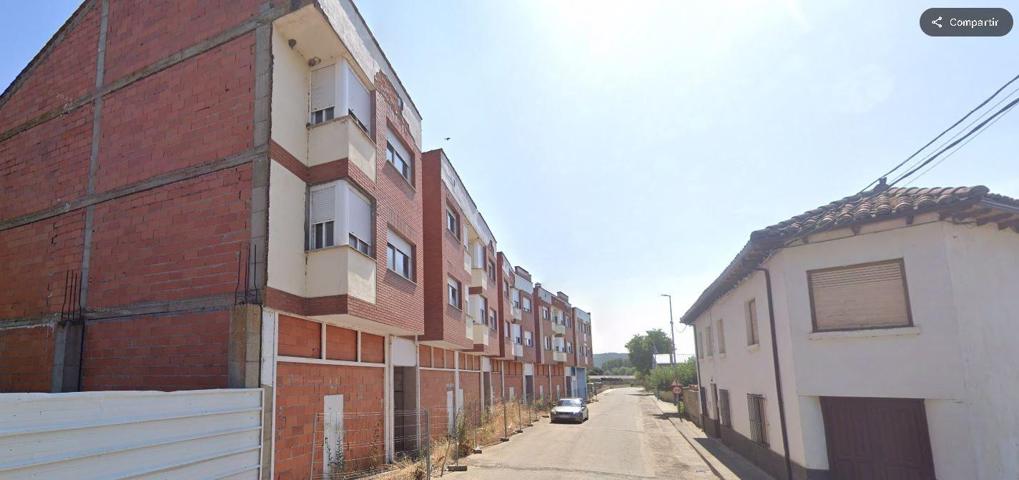 LOCALES COMERCIALES EN SANTA COLOMBA DE CURUEÑO DESDE 3.500 EUROS photo 0