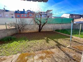 CASA CON TERRENO EN CAMPONARAYA photo 0