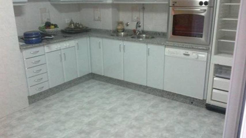 VENTA DE PISO EN VEGA DE ESPINAREDA photo 0