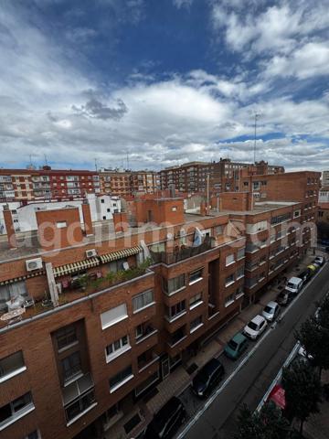 Piso En venta en Paseo Zorrilla, Valladolid photo 0