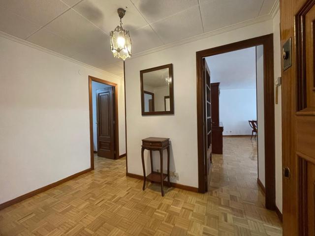 SE ALQUILA PISO EN EL CENTRO photo 0