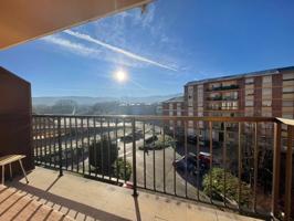 SE VENDE PISO ECONÓMICO CON TERRAZA SOLEADA Y VISTAS photo 0