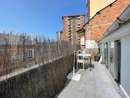 Se alquila apartamento con terraza zona alta photo 0