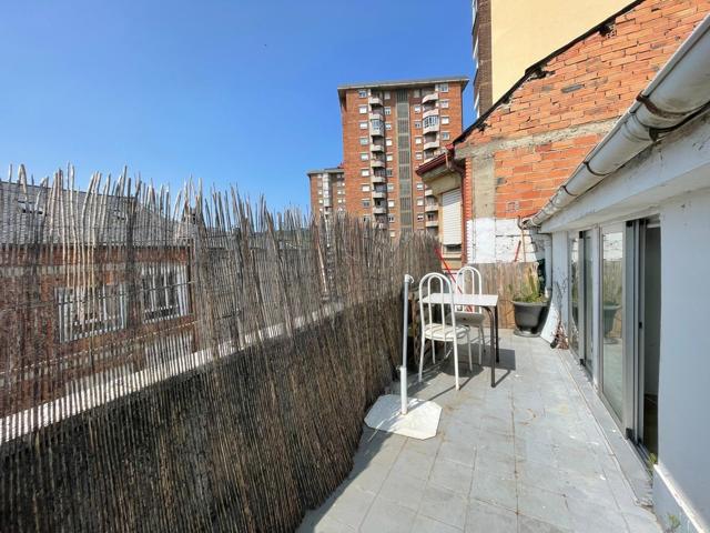 Se alquila apartamento con terraza zona alta photo 0