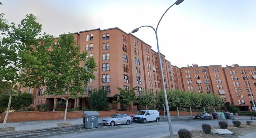 Venta piso zona Poligono Huertas photo 0