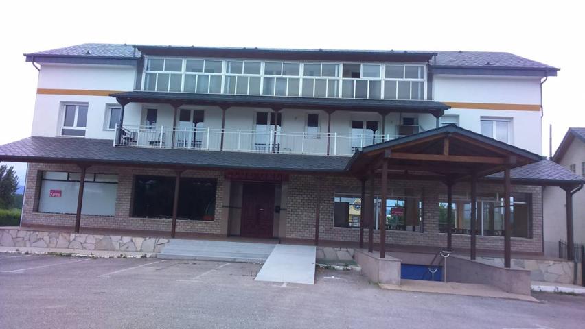 Hotel en funcionamiento equipado photo 0