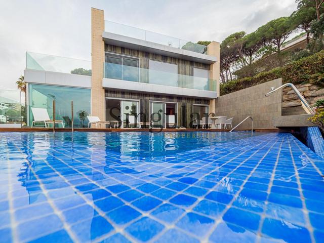 Espectacular chalet en la playa Els Fenals (Lloret de Mar) photo 0