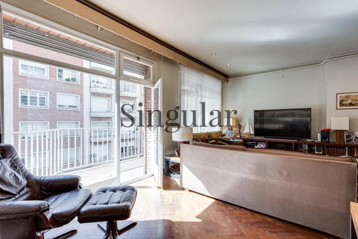 Vivienda en venta junto al mercat Sant Gervasi photo 0