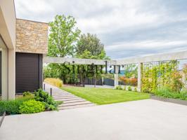 Exclusivo Chalet de Diseño: Un Refugio de Lujo entre Naturaleza y Modernidad photo 0