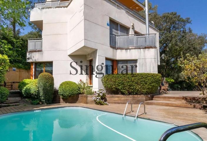 Casa con piscina en Vallvidrera photo 0