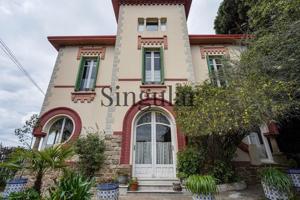 Exclusiva Villa Modernista con encanto histórico y vistas privilegiadas en el Tibidabo photo 0
