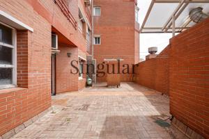 Apartamento Ático de 32 m2 con Terraza Privada de 50 m² en Fabra i Puig photo 0