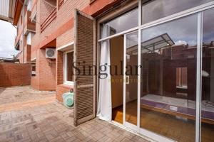 Apartamento Ático de 32 m2 con Terraza Privada de 50 m² en Fabra i Puig photo 0