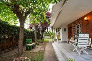 Chalet independiente en el barrio de 'Les Lluminetes' photo 0