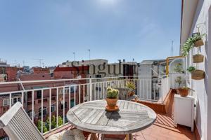 Increíble ático reformado con terraza en Sarrià-Sant Gervasy photo 0