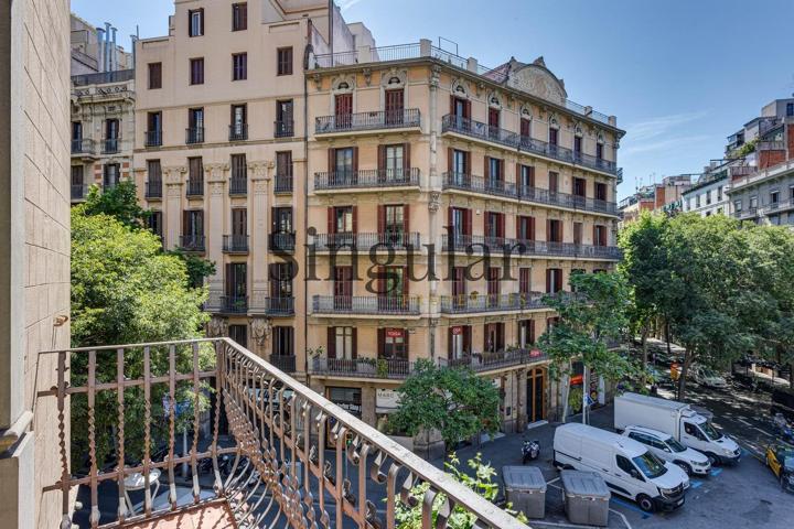 Vivienda soleada en finca regia junto a Passeig de Gràcia photo 0