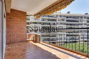 Preciosa 5º planta con terraza carrer Moragas photo 0