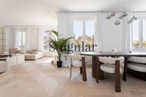 Exclusivo ático de diseño en finca regia del Eixample photo 0