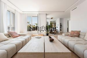 Exclusivo ático de diseño en finca regia del Eixample photo 0