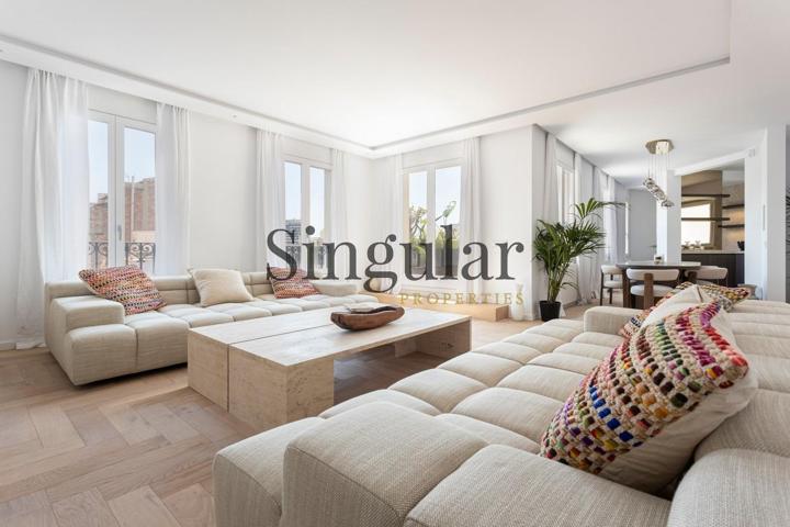 Exclusivo ático de diseño en finca regia del Eixample photo 0