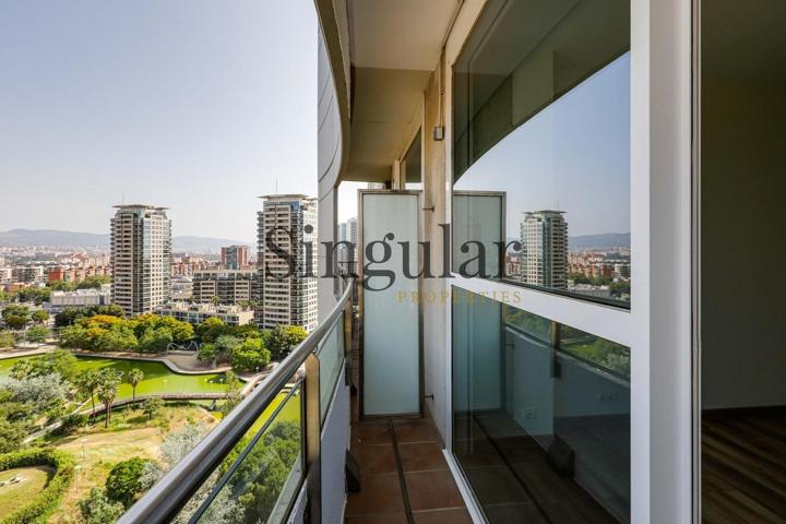 Piso con vistas panorámicas al mar y a Barcelona en un 14º con parking photo 0