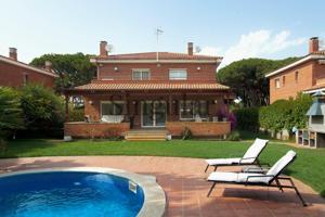 Chalet independiente en Gavá Mar photo 0