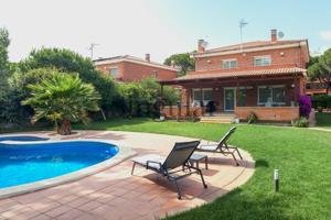 Chalet independiente en Gavá Mar photo 0