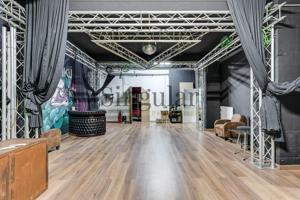Local de 195 m² en Galvany ideal para productoras photo 0