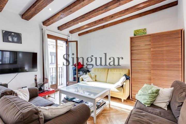 Vivienda singular en finca catalogada en el corazón de Ciutat Vella photo 0