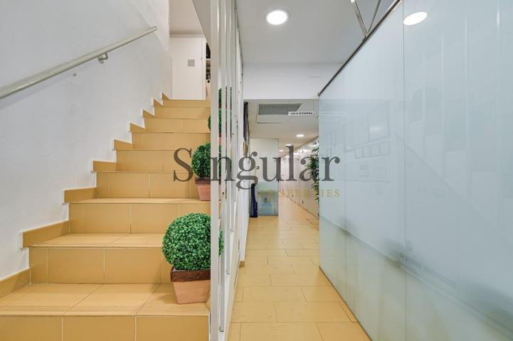 Local en venta junto a Plaza Francesc Macià photo 0