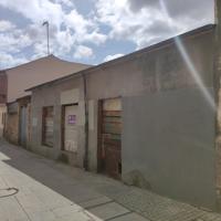 SE VENDE SOLAR A DOS CALLES EN CASCO ANTIGUO CON PROYECTO DE VIVIENDA Y LICENCIA DE OBRA photo 0