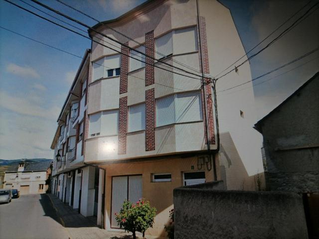 OPORTUNIDAD. CASA CON TERRENO EN CACABELOS photo 0