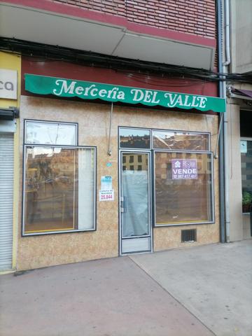 Oportunidad de Inversión: Local Comercial en Venta en Ponferrada, Zona Estación photo 0