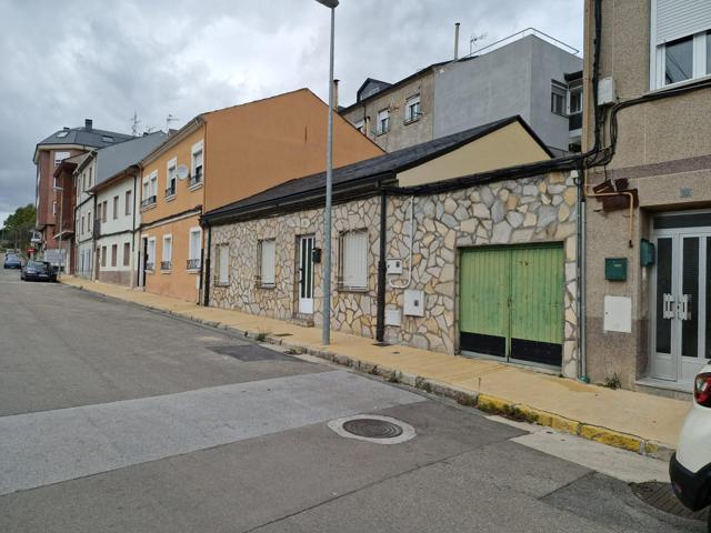 Casa En venta en Alta, Ponferrada photo 0