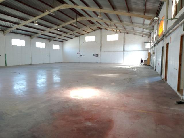 NAVE DE 750 M2 PD CACHAPET photo 0