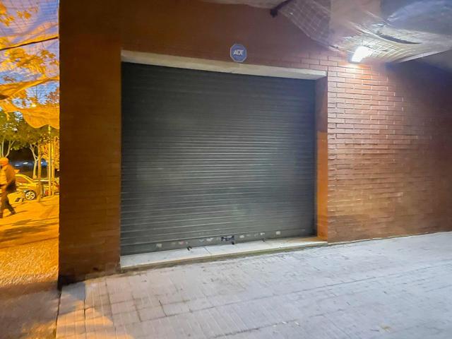 Oportunidad en Molins de Rei: Local versátil para almacén u oficinas photo 0