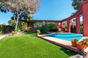 Espectacular Chalet en Altorreal, con amplias zonas ajardinadas! photo 0