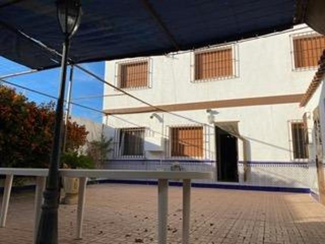 CASA CON TERRENO PARA PISCINA photo 0