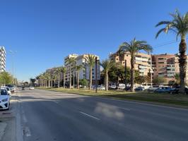 LOCAL CON FACHADA A AVDA. JUAN DE BORBON photo 0