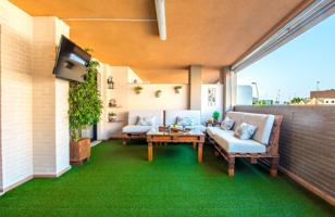 Piso de VPO con 3 dormitorios con amplia terraza en Molina photo 0