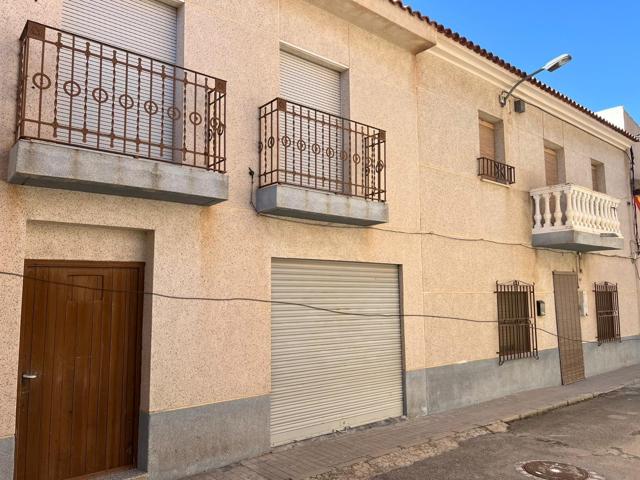 Espaciosa y luminosa vivienda de 8 habitaciones en el centro de Barinas photo 0