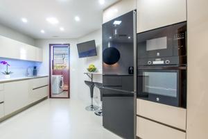 Piso de 2 dormitorios, garaje y trastero en Plaza Europa photo 0